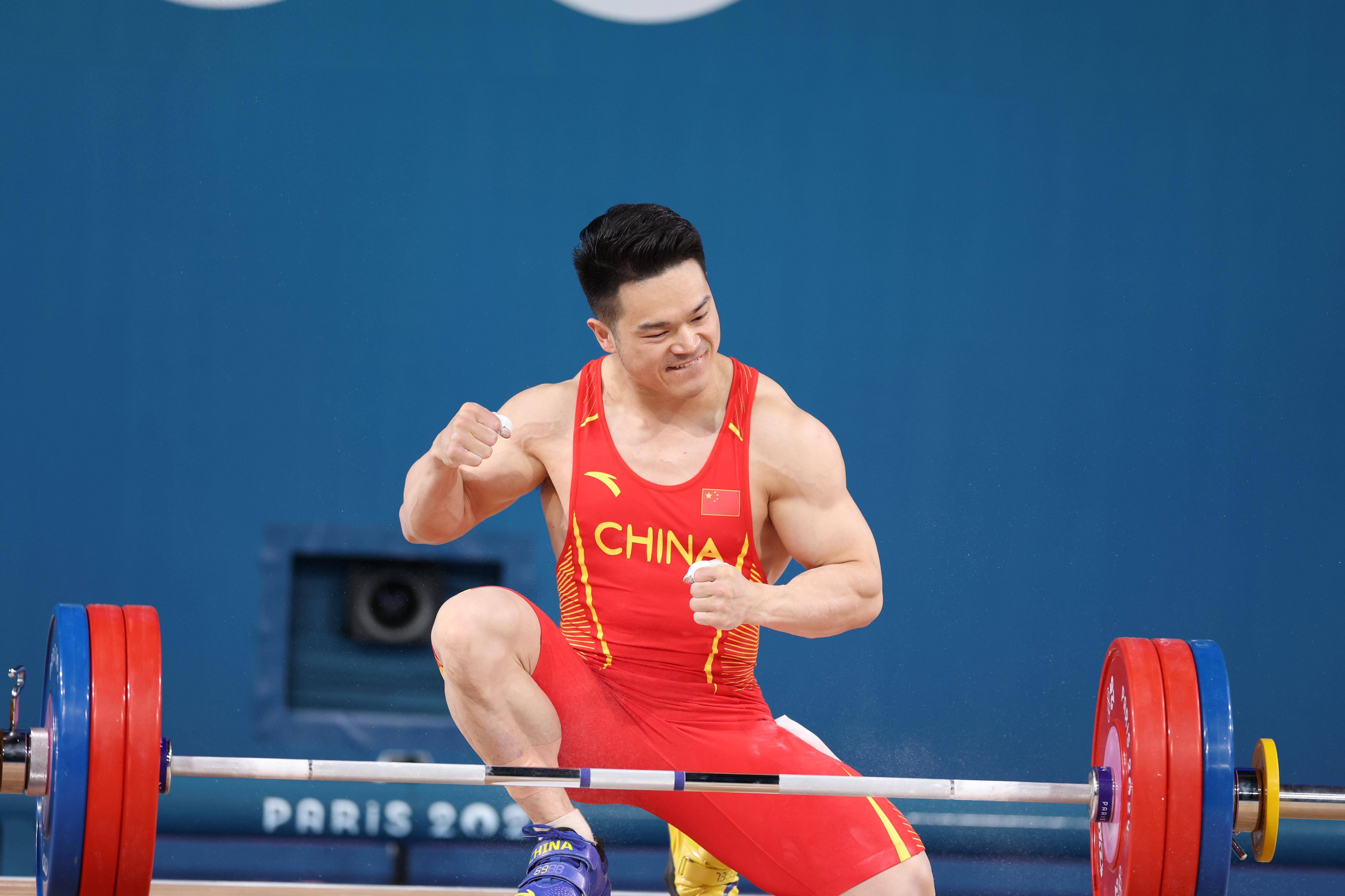 力挽狂澜！一名球员奋勇搏杀，为胜利不懈努力